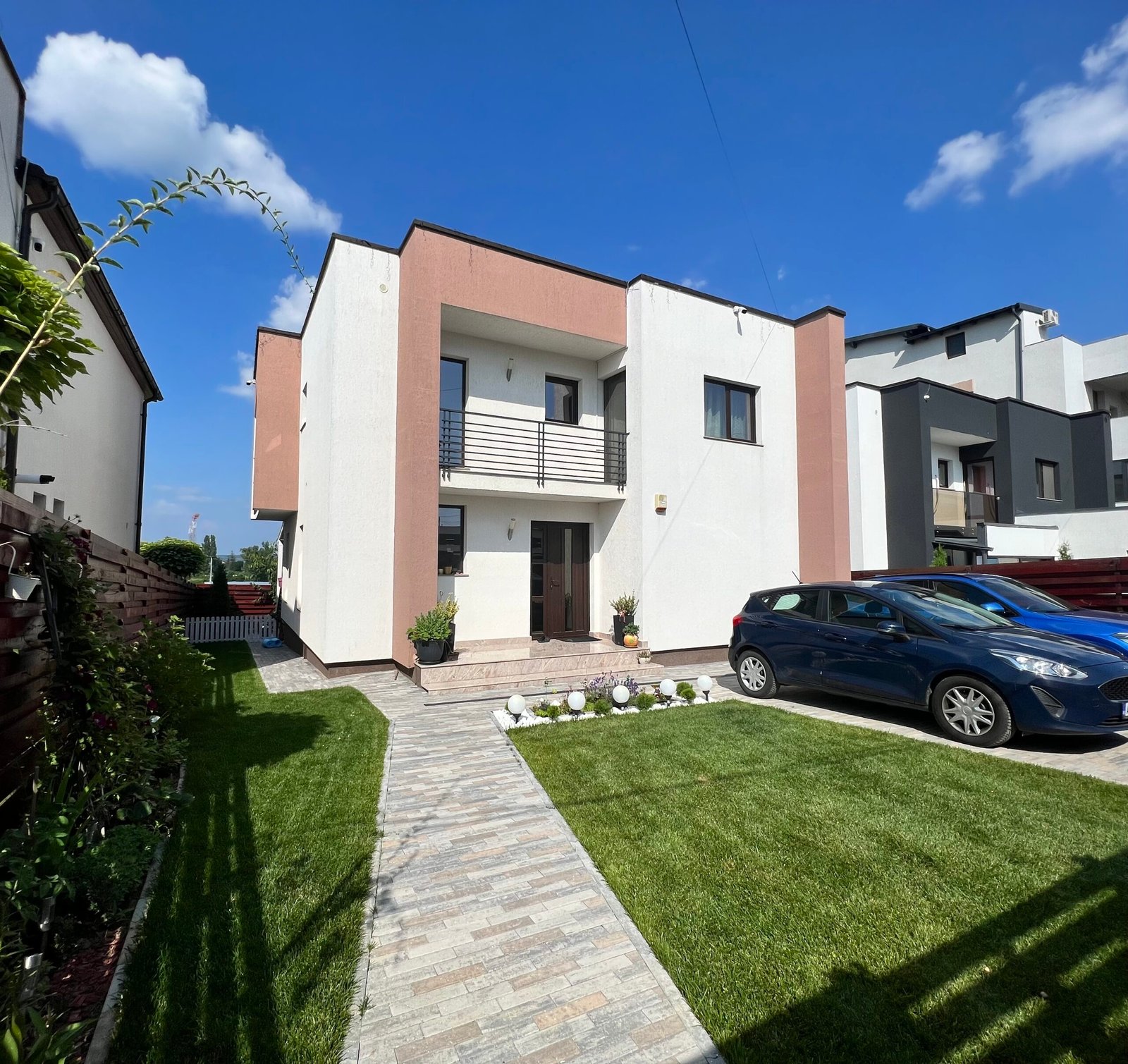 Imagine a Ansamblului Tancodrom, reflectând dezvoltarea urbană modernă din Pitești, orientată către confortul rezidențial